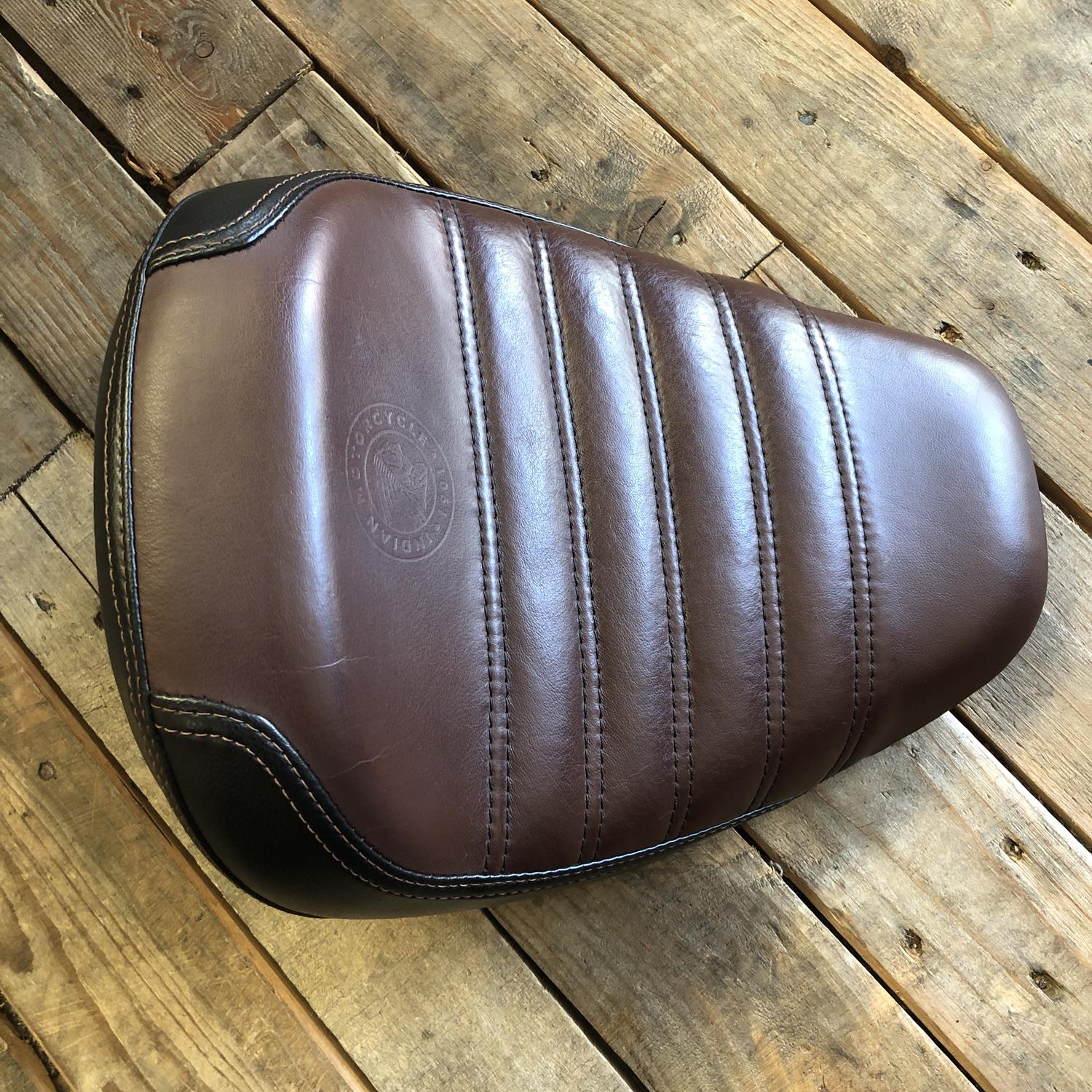 Indian Scout Bobber rider's solo seat - black & brown vinyl